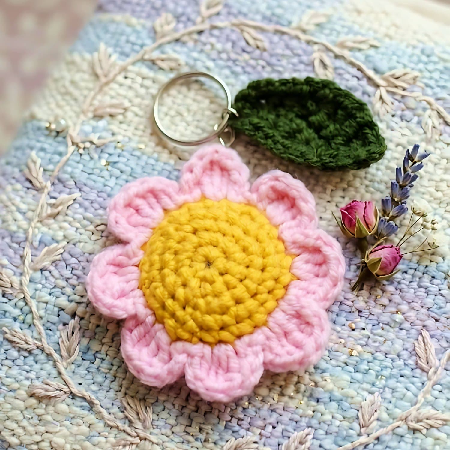 Daisy Keychain