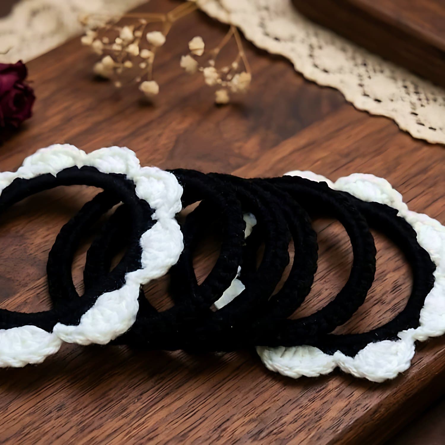 Scalloped Hair Ties — photo 2
